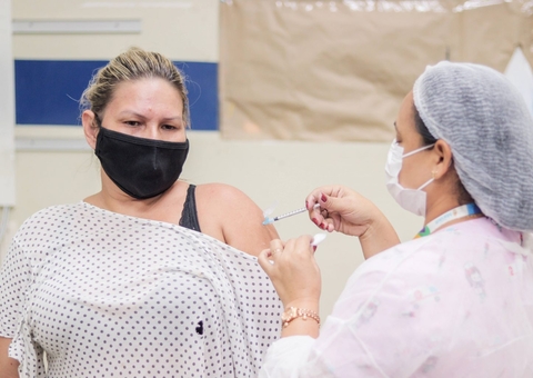 Manaus tem mais de 400 mil atrasados com 4ª dose de vacina contra Covid-19