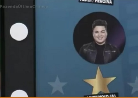 Lucas leva R$10 mil em dinâmica do programa 'Hora do Faro'