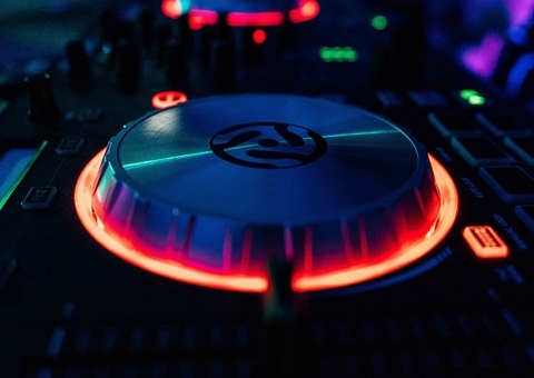 Dupla é presa por envolvimento na morte de homem em casa noturna no Amazonas