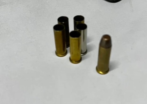 Dupla é presa com arma ao tentar viajar para o interior do Amazonas