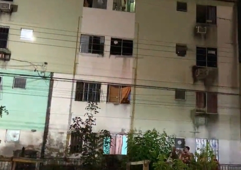 Apartamento do Viver Melhor pega fogo e assusta moradores em Manaus