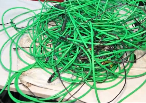 Homem é preso ao roubar cabos de energia de decoração natalina em Manaus