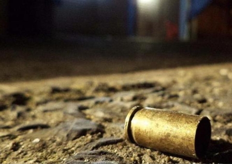 Barbeiro morre após ser baleado na frente da casa da ex-companheira em Manaus