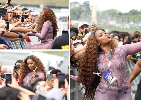 Iza, no The Town, pede fogo nos racistas e exalta cantores negros em show