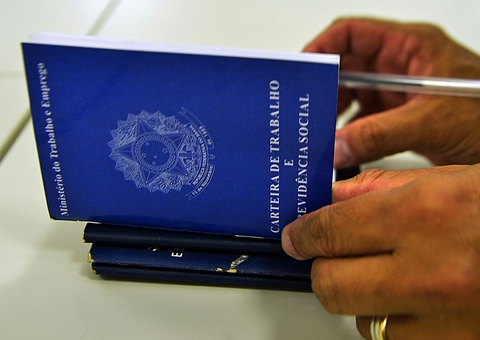 Taxa de desemprego em 2022 cai para 9,3%, a menor desde 2015