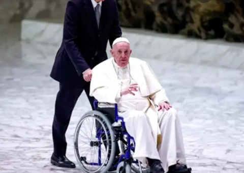 Papa diz que já assinou renúncia para o caso de problema de saúde grave