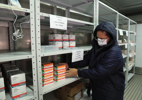 Lote com 7 mil doses de Coronavac chega ao Amazonas 