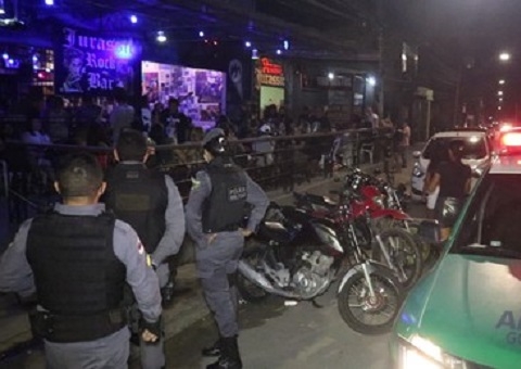 Bar com mais de 300 pessoas é fechado em Manaus