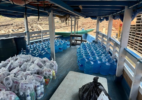 Cestas básicas são enviadas em apoio a famílias desabrigadas após deslizamento em Beruri 