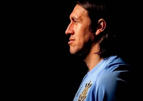 Cruzeiro aguarda Corinthians para oficializar contratação do goleiro Cássio