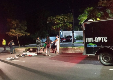 Frentista perde controle de moto e morre ao bater cabeça na pista em Manaus