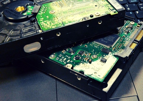 Brasileiro é preso por compartilhar vídeos de adolescentes sendo violentadas