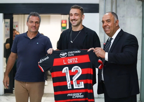 Flamengo anuncia a contratação do zagueiro Léo Ortiz