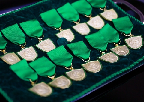 Professores em destaque no Amazonas são condecorados com medalhas na Aleam