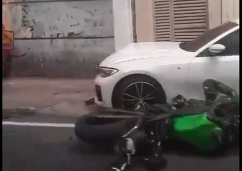 Motociclista fica ferido após se envolver em acidente com BMW no Coroado; vídeo