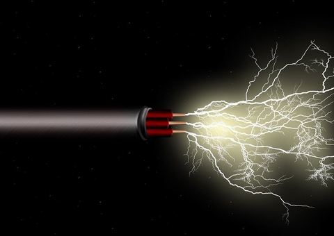 Homem morre eletrocutado ao limpar prédio em Manaus