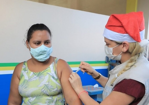 Mais de mil pessoas são vacinadas contra Covid-19 em 2 dias em escolas de Manaus