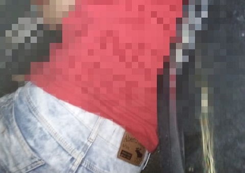 Vídeos mostram dupla assassinada no Natal dentro de carro em Manaus