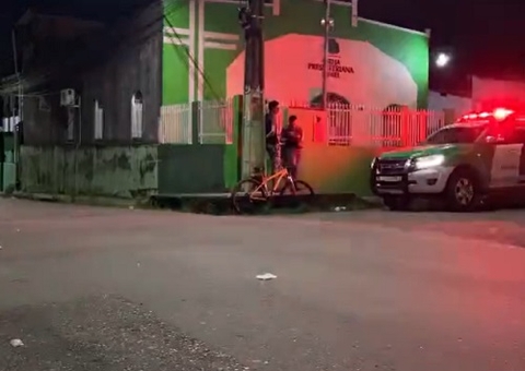 Homem faz mulher e filhos reféns dentro da própria casa em Manaus
