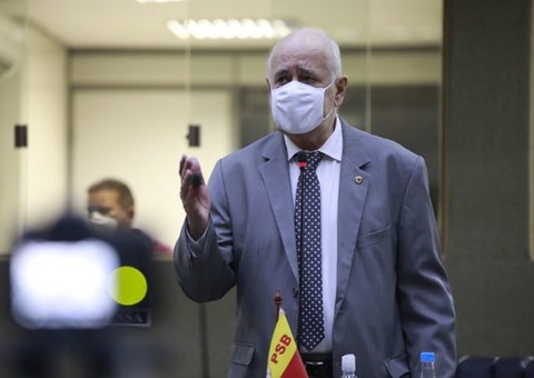 Grupos prioritários irão ser vacinados até junho, diz Serafim