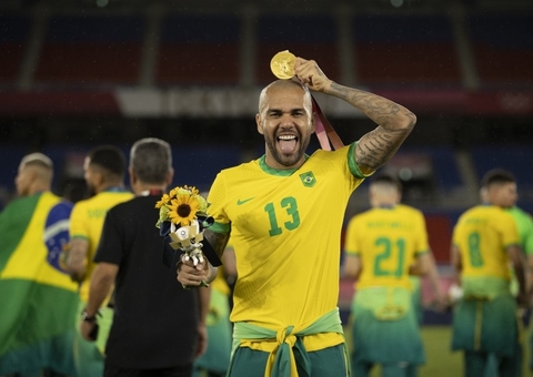 'Perguntei se estava gostando, e ela disse que sim', diz Daniel Alves em novo depoimento