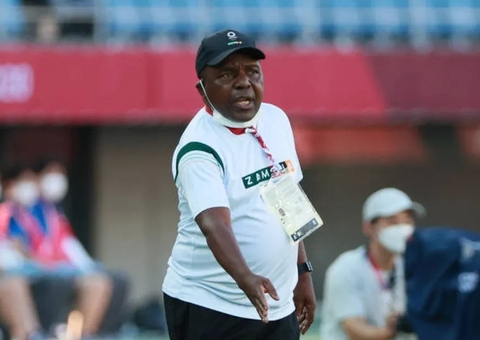 Técnico de seleção da Copa feminina é investigado por dormir com jogadoras