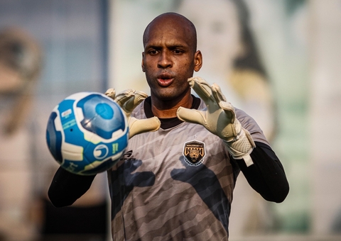 Amazonas FC anuncia renovação com goleiro Marcão