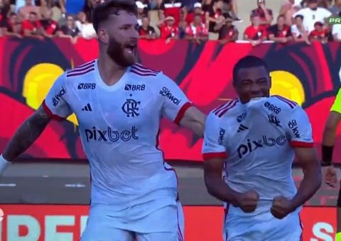 De la Cruz faz golaço de falta para o Flamengo