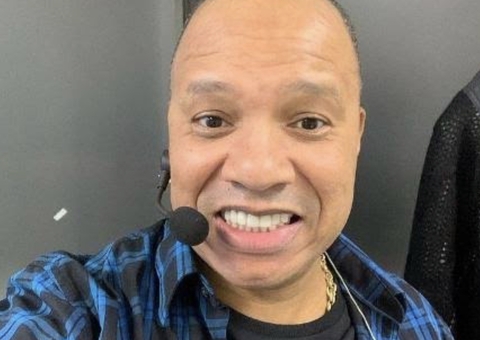 Anderson Leonardo, do Molejo, rebate rumores de que foi internado em meio a tratamento contra câncer