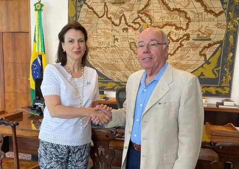 Chanceler indicada por Milei discute posse e Mercosul com Mauro Vieira