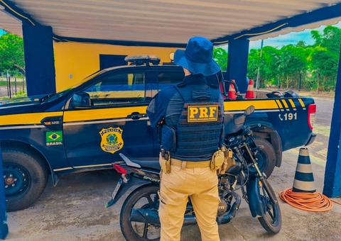 Embriagado e com CNH emprestada, motorista rompe bloqueio de blitz na BR-319