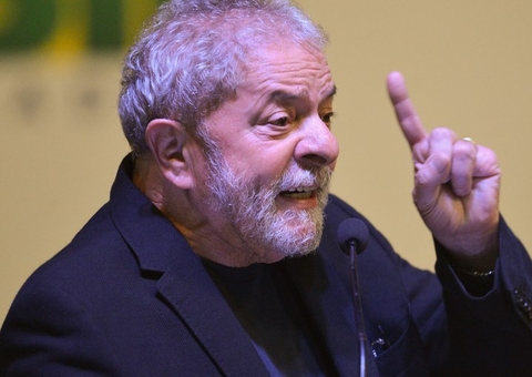 Ex-presidente Lula critica Bolsonaro durante evento do PT