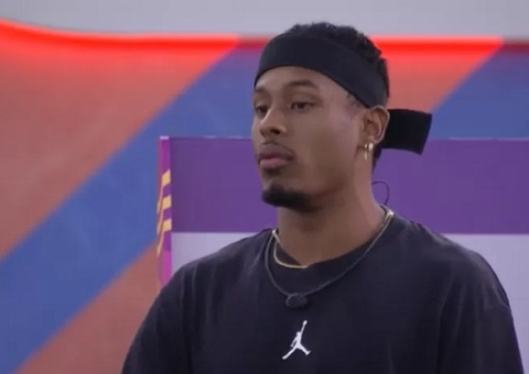 Paulo André dá plaquinha de 'ardiloso' para Linn, e Tadeu corrige: 'Ardilosa'