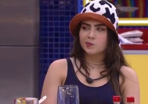 Ciúmes de ficante? Cena de Jade com PA viraliza na web; veja vídeos
