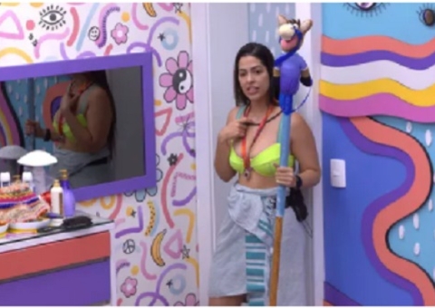 Eli diz que vota em Laís e sister ouve conversa atrás da porta