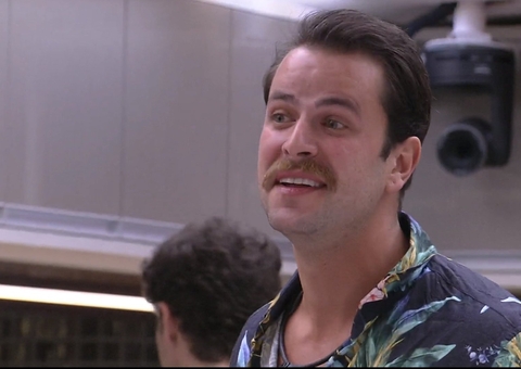 Gustavo alerta Natália sobre Eli: 'pagou de casalzinho para você na última noite e você caiu'