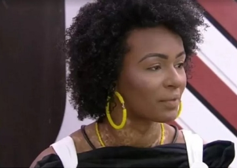 Natália reclama após levar estalecada: 'já fiquei braba'