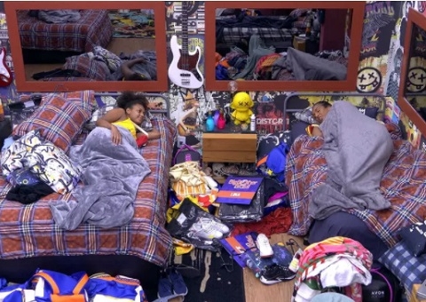 'Estava querendo dar uns beijos nas bocas das galeras', dispara Lina 