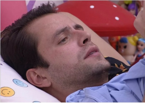 Gustavo afirma para Laís: 'se você sair, vou ficar perdido'