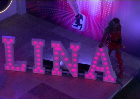 Lina canta sua música 'eu matei o Júnior' na festa do BBB22