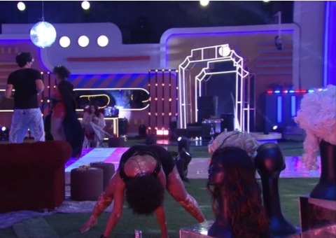 Após levar bronca da produção, Natália é punida e perde estalecas