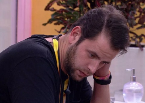 Líder Gustavo se arrepende após indicar PA ao paredão no BBB22