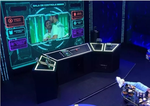 Arthur fica chateado com brothers e dispara: 'Quero ver a cara deles quando eu voltar'