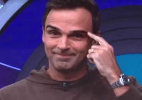 Emocionado, Tadeu destaca representatividade de Lina no BBB22