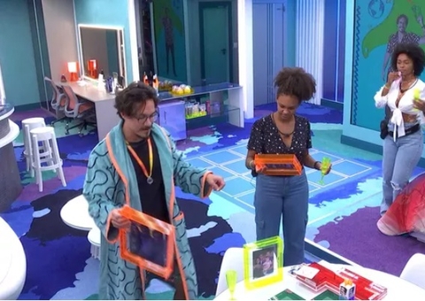 Jessi diz que está de 'coração partido' com eliminação de Lina do BBB22