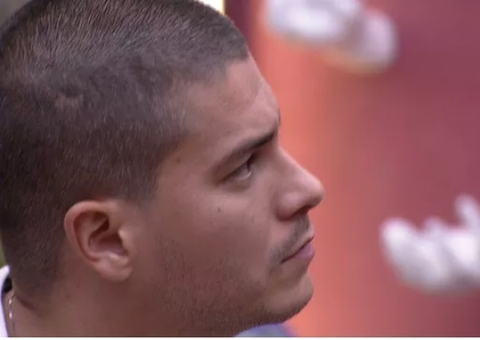 Arthur e PA discutem após formação do paredão: 'não coloca palavra na minha boca'