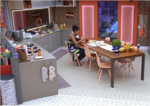 Jessi ultrapassa Babu e bate recorde na Xepa