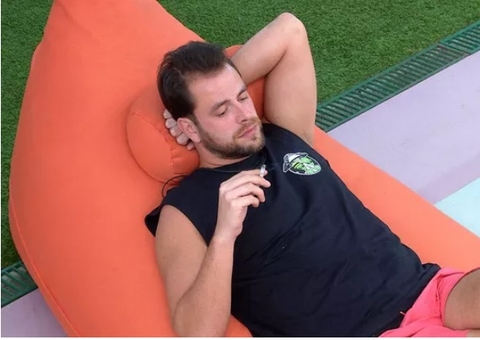 Gustavo se irrita ao ver Eliezer reclamar de paredões: 'ficou o jogo inteiro na sombra'