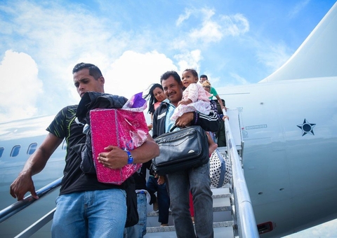 Metade dos venezuelanos refugiados que entram no Brasil decide ficar
