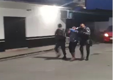 Adolescentes apreendidos são suspeitos de roubar carro de PM para cometer arrastões em Manaus